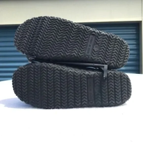 Outdoor Water Repellant Slip On Camouflage Sandals . Size: 8 . Ozark Trail - Picture 9 of 10